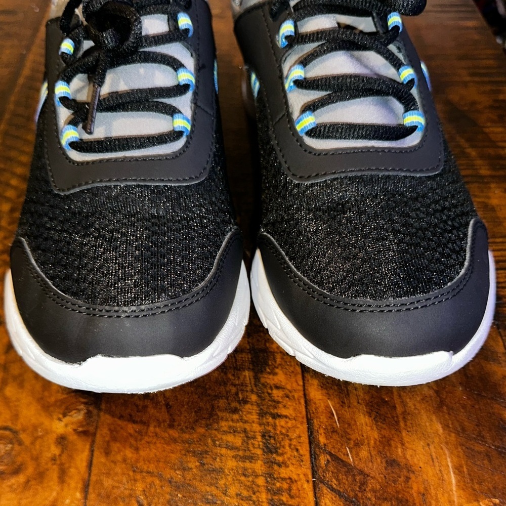 UEC Vionic Woman’s Helena Black and Blue Sneakers Sz 8.5 - Picture 8 of 9